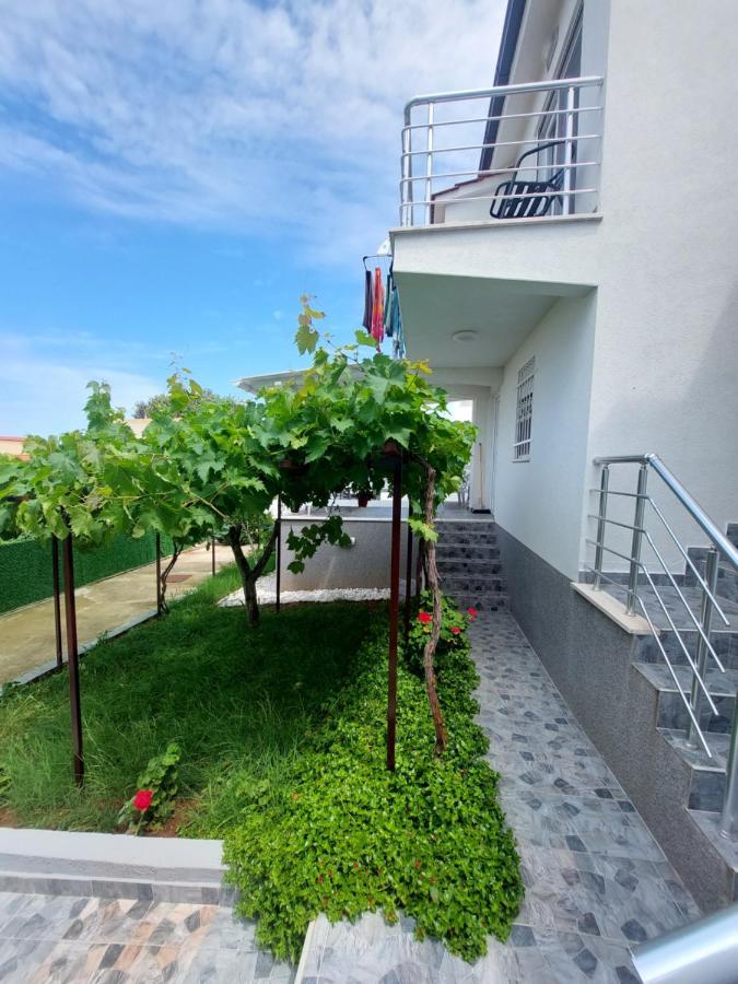 Apartments Marina Utjeha Esterno foto